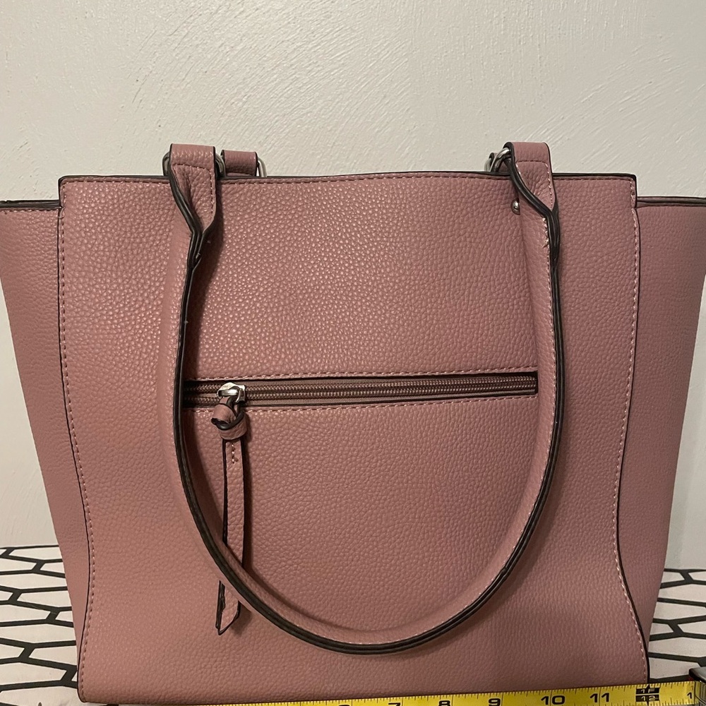 New purse with many features